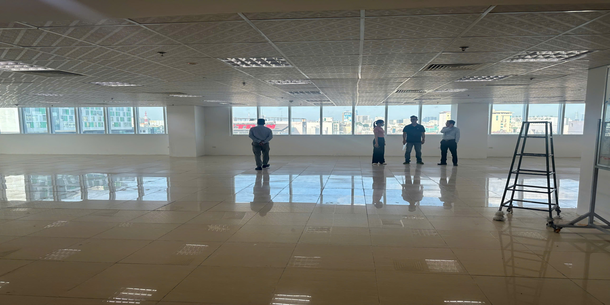 VĂN PHÒNG CHO THUÊ - 2300 m2 (Lầu 6)